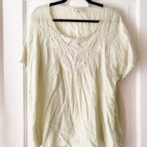 Soft maternity shirt